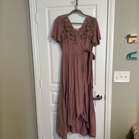 Wren & Ivory hi low pink embroidered Damara wrap dress - Picture 2 of 7